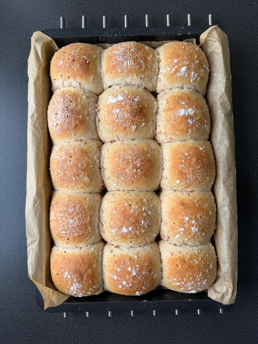 Wheat Gruel Buns in a Baking Tray - Images 2