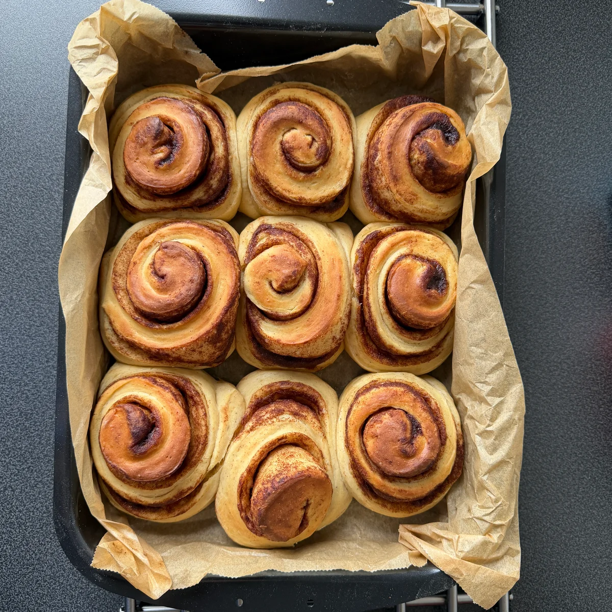 Cinnamon Rolls with Sugarish - Images 3