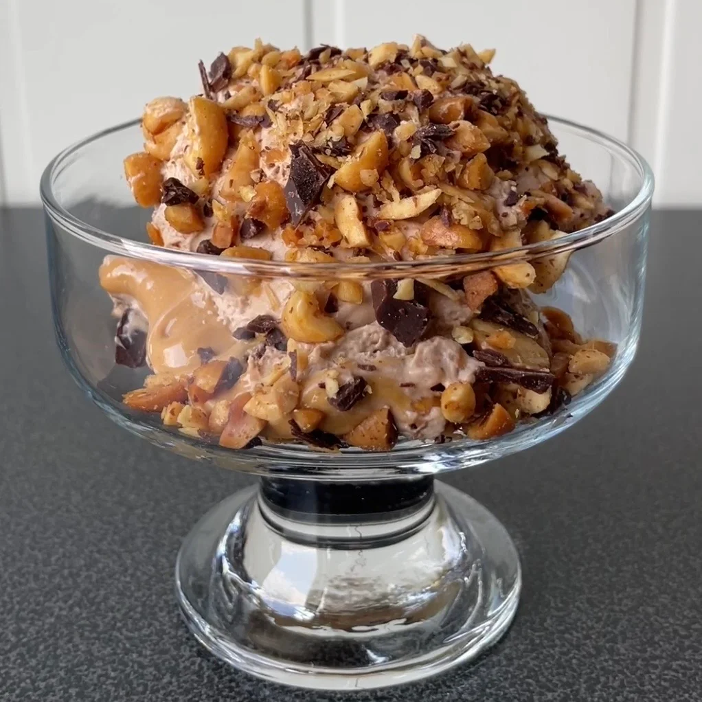Kremet Snickers dessert - Bilde 3