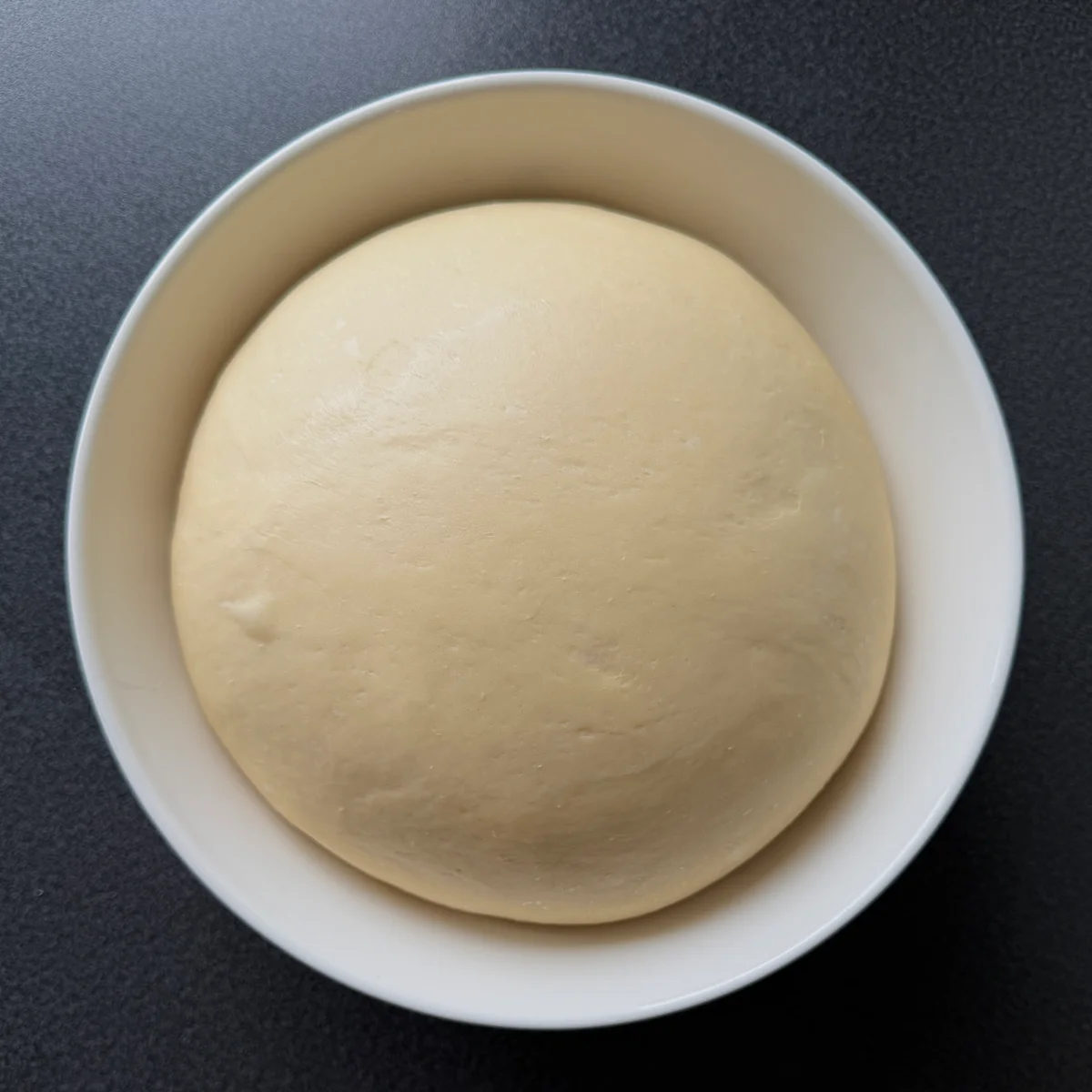 Parmesanboller med spicy kyllingfyll - Bilde 1