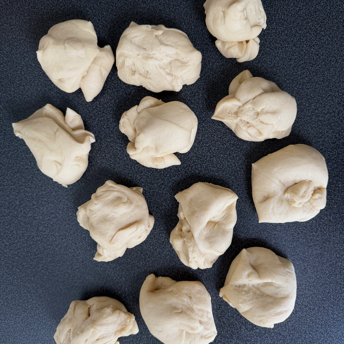 Parmesanboller med spicy kyllingfyll - Bilde 2