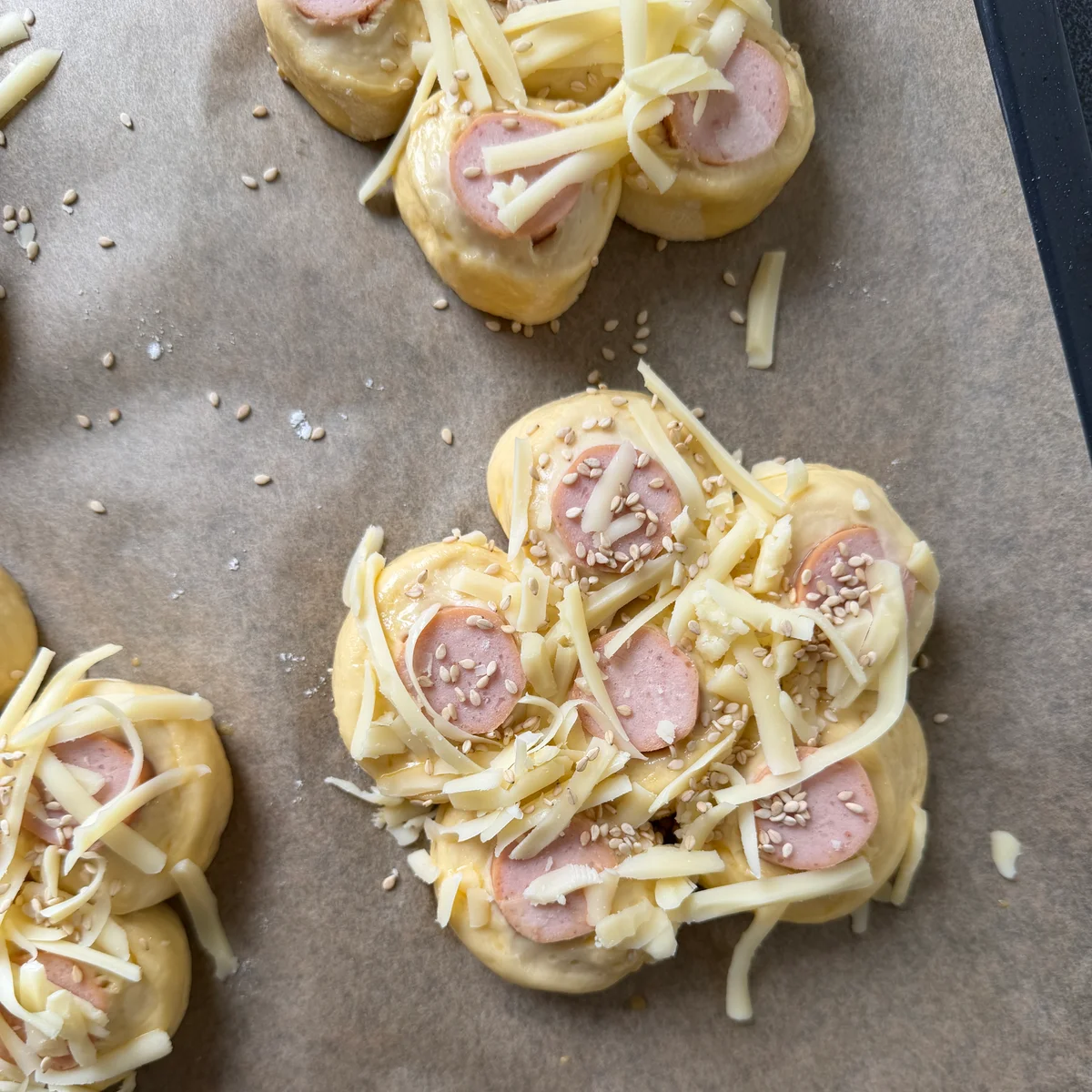 Pølseblomster med ost, sesam og vårløk  - Bilder 5